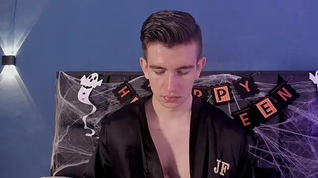 Snapshot of MikaelSlow chatting on October 29, 4:11 am MikaelSlow online show from October 29, 4:11 am