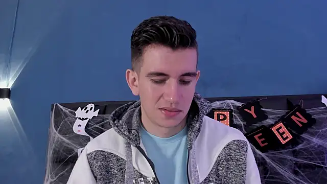 Snapshot of MikaelSlow chatting on October 23, 4:11 am MikaelSlow online show from October 23, 4:11 am