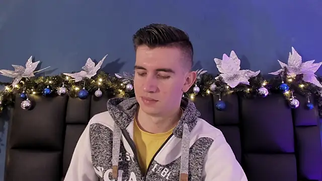 Snapshot of MikaelSlow chatting on November 30, 5:30 am MikaelSlow online show from November 30, 5:30 am