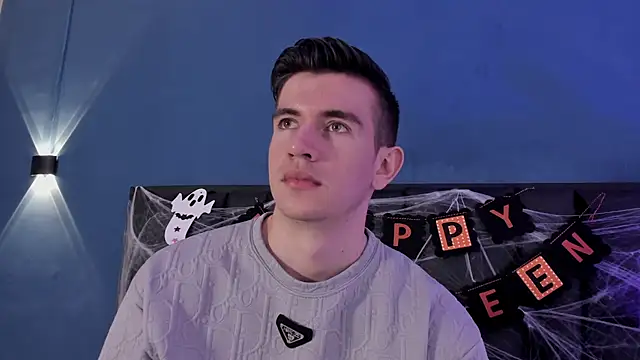 Snapshot of MikaelSlow chatting on October 30, 3:38 am MikaelSlow online show from October 30, 3:38 am