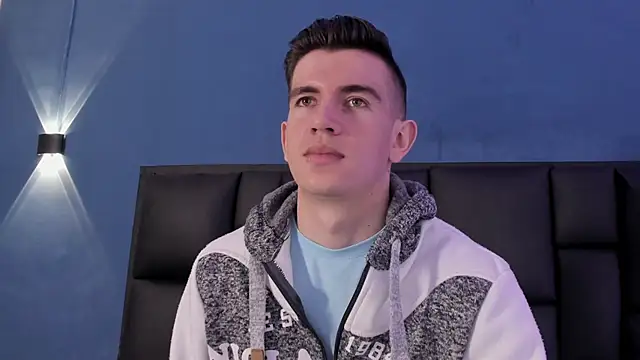 Snapshot of MikaelSlow chatting on November 7, 4:06 am MikaelSlow online show from November 7, 4:06 am