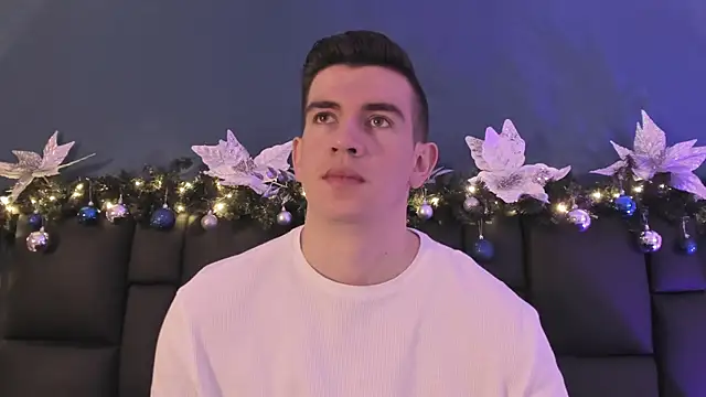 MikaelSlow online show from December 19, 3:54 am