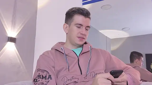 MikaelSlow online show from April 7, 3:30 am