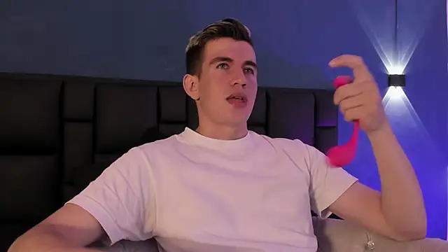 MikaelSlow online show from February 5, 3:46 am