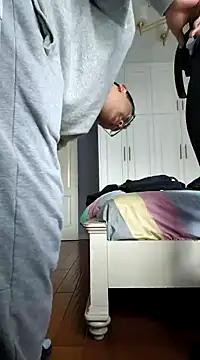 big-pig online show from December 13, 5:05 am