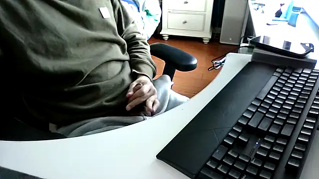 big-pig online show from March 28, 5:52 am