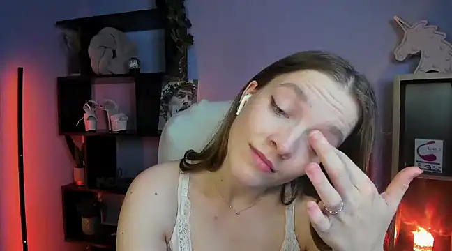 Snapshot of kenzie_x chatting on February 6, 11:53 am kenzie x online show from February 6, 11:53 am