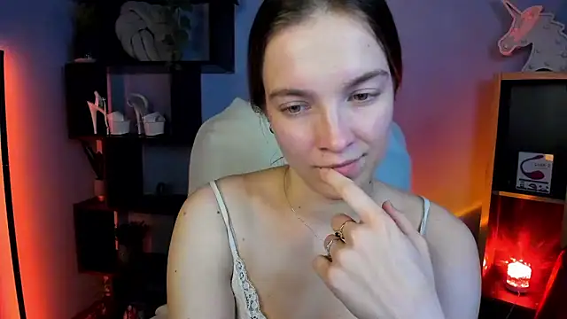 Snapshot of kenzie_x chatting on March 12, 11:54 am kenzie x online show from March 12, 11:54 am