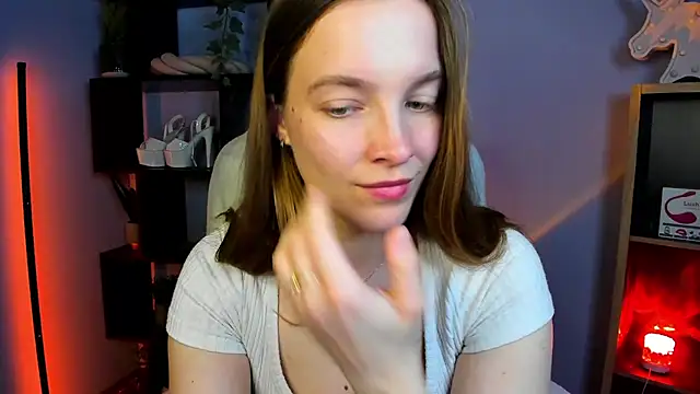 Snapshot of kenzie_x chatting on March 11, 11:55 am kenzie x online show from March 11, 11:55 am
