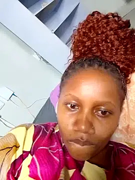 Snapshot of SquirtQueen222 chatting on January 3, 8:22 pm SquirtQueen222 online show from January 3, 8:22 pm