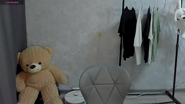 Diana twerk online show from May 8, 1:26 pm