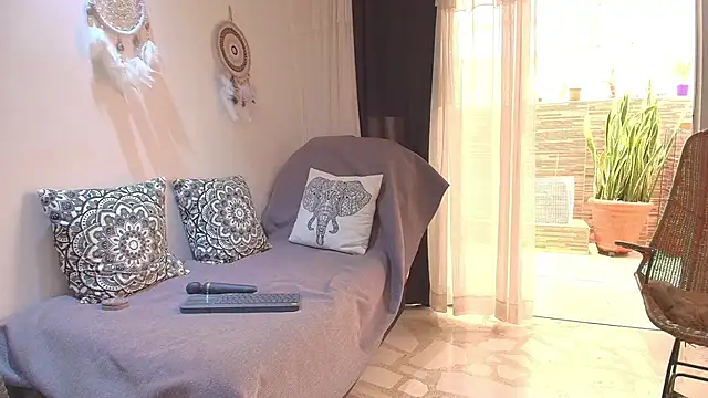 MarilynDavies online show from March 22, 4:37 pm