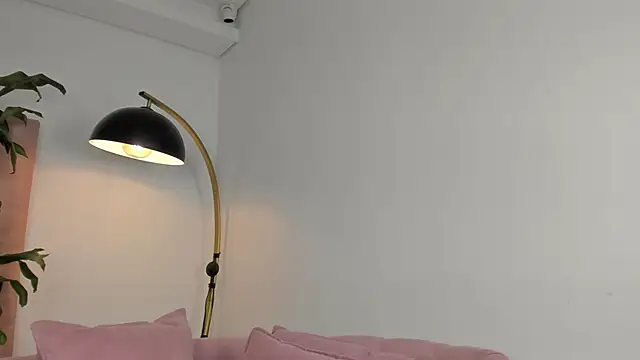 im alejandra  online show from December 16, 4:50 am