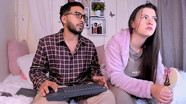 Idara and Edahi01 online show from March 22, 11:42 pm