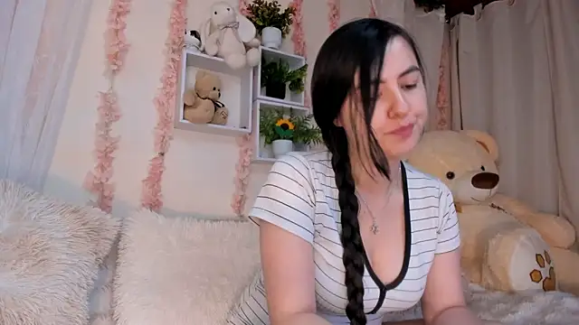 Idara and Edahi01 online show from April 2, 1:02 am