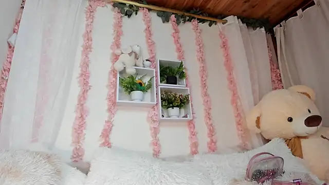 Idara and Edahi01 online show from November 21, 3:44 pm