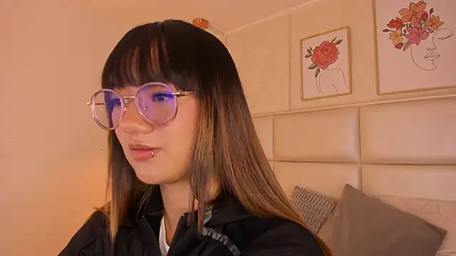 Aily Yozuko online show from March 19, 2:33 am