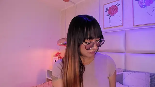Snapshot of Aily_Yozuko chatting on May 16, 2:32 am Aily Yozuko online show from May 16, 2:32 am