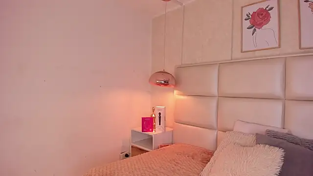 Snapshot of Aily_Yozuko chatting on March 4, 2:41 am Aily Yozuko online show from March 4, 2:41 am