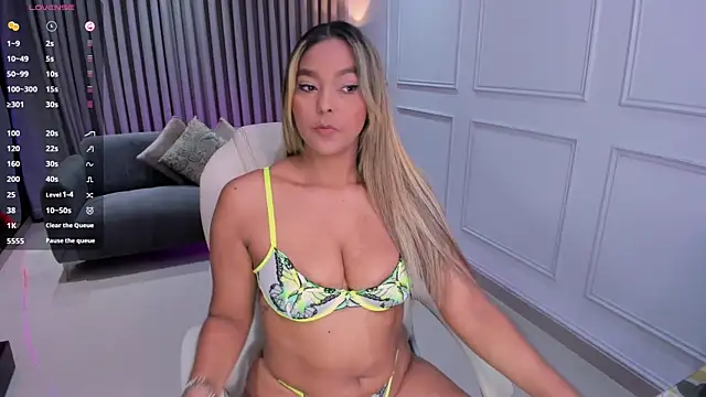 Snapshot of maryah_simons chatting on November 17, 11:25 am maryah simons online show from November 17, 11:25 am