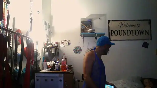 Snapshot of ROCKHARDDADDY86 chatting on June 14, 6:58 am ROCKHARDDADDY86 online show from June 14, 6:58 am