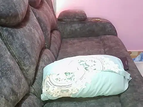 petitev online show from March 31, 1:02 pm