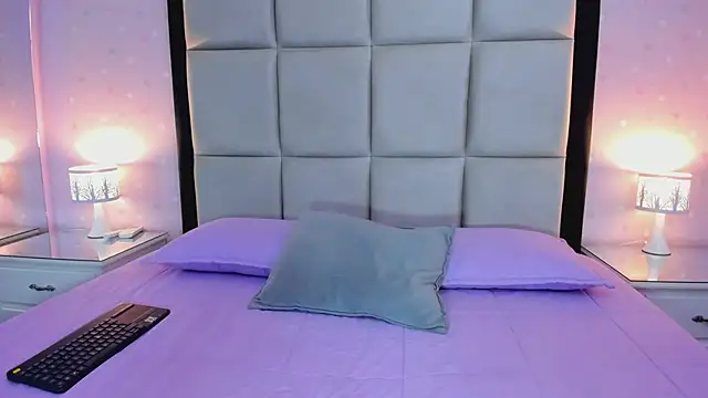 HannaClarrk  online show from March 26, 11:35 pm