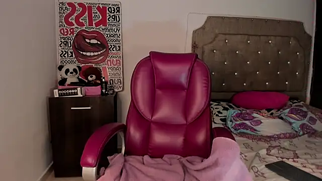 Snapshot of tattys_sexy chatting on February 26, 5:13 am tattys sexy online show from February 26, 5:13 am