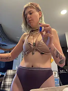 Snapshot of Esteem369 chatting on January 12, 5:20 pm Esteem369 online show from January 12, 5:20 pm