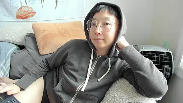 luxgray online show from December 15, 8:14 pm