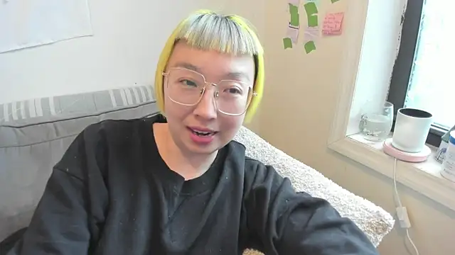 Snapshot of luxgray chatting on March 27, 9:05 pm luxgray online show from March 27, 9:05 pm