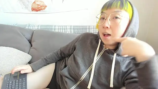 Snapshot of luxgray chatting on February 13, 8:09 pm luxgray online show from February 13, 8:09 pm