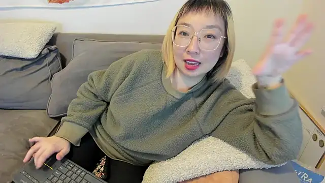 luxgray online show from March 7, 11:05 pm