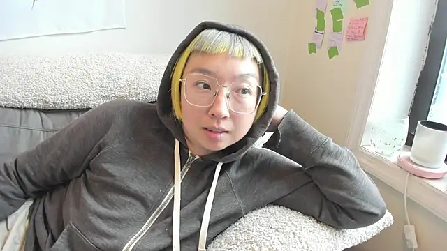 Snapshot of luxgray chatting on March 23, 6:41 pm luxgray online show from March 23, 6:41 pm