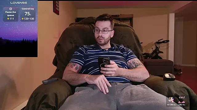 Snapshot of JayXCee_Official chatting on March 25, 9:03 pm JayXCee Official online show from March 25, 9:03 pm