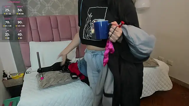 brithanyadams23 online show from December 21, 3:19 am