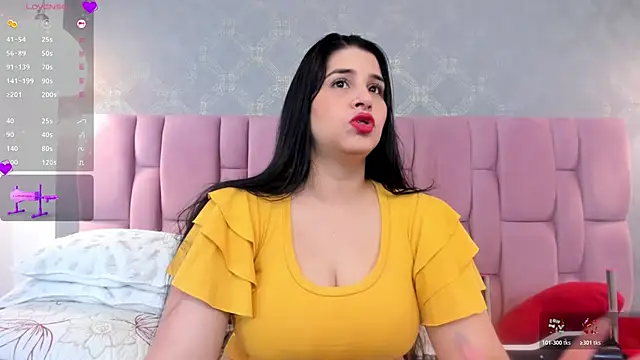 brithanyadams23 online show from April 28, 3:44 am
