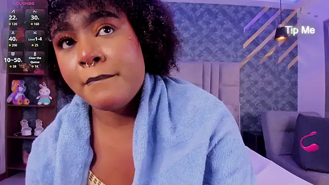 NiiaMoore online show from November 8, 8:23 pm