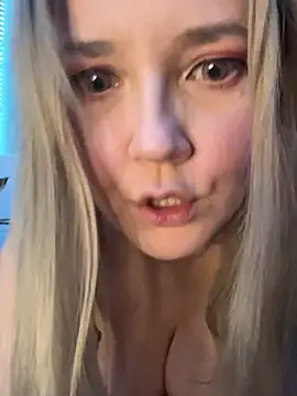 nymferatu online show from February 18, 7:19 pm