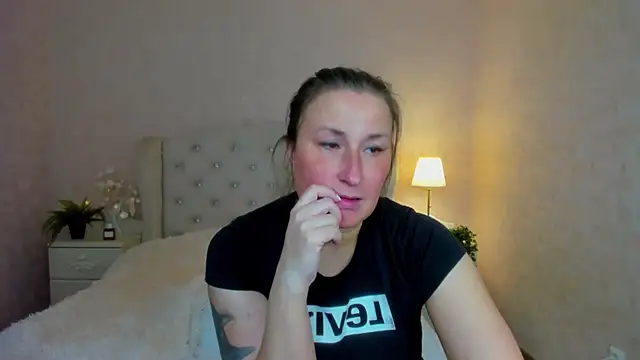 HotLiss online show from March 27, 5:49 am