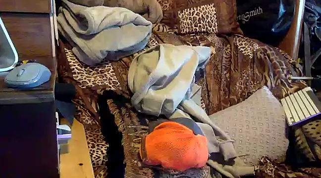 tongueispowerr6d9 online show from December 30, 9:08 pm