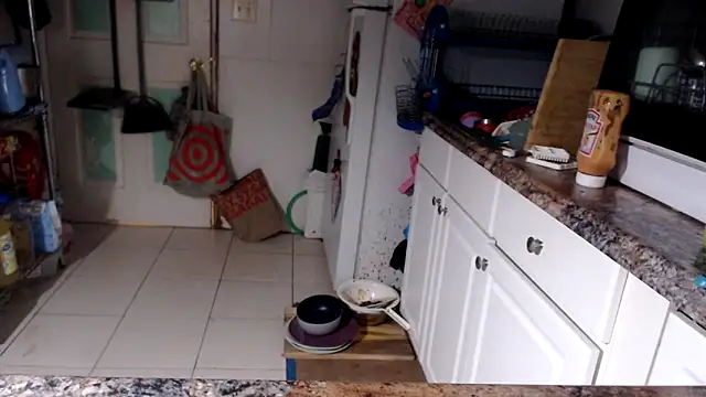 tongueispowerr6d9 online show from December 22, 9:53 am