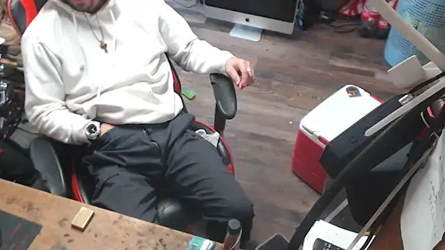 tongueispowerr6d9 online show from April 12, 10:46 pm