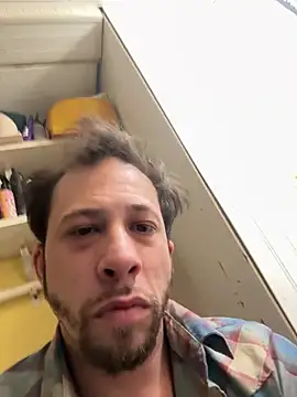 tongueispowerr6d9 online show from February 7, 12:18 am