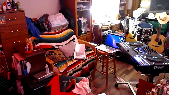 tongueispowerr6d9 online show from February 11, 5:47 am