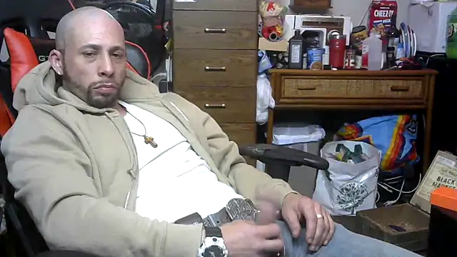 Snapshot of tongueispowerr6d9 chatting on May 16, 7:51 am tongueispowerr6d9 online show from May 16, 7:51 am