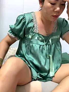 Snapshot of Baby-bigtits chatting on October 15, 11:57 pm Baby-bigtits online show from October 15, 11:57 pm