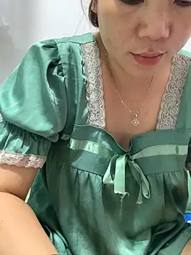 Baby-bigtits online show from October 23, 11:47 pm