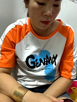 Baby-bigtits online show from October 28, 1:39 am