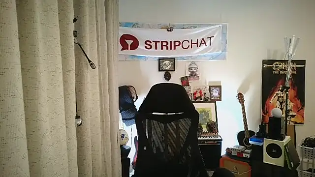 Snapshot of Rock_Pierce chatting on May 6, 12:09 pm Rock Pierce online show from May 6, 12:09 pm